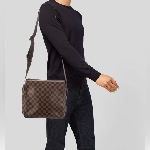 LOUIS VUITTON Damier Ebene Naviglio Messenger Bag - Picture 12 of 14